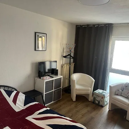 아파트 Sabrina London Look *